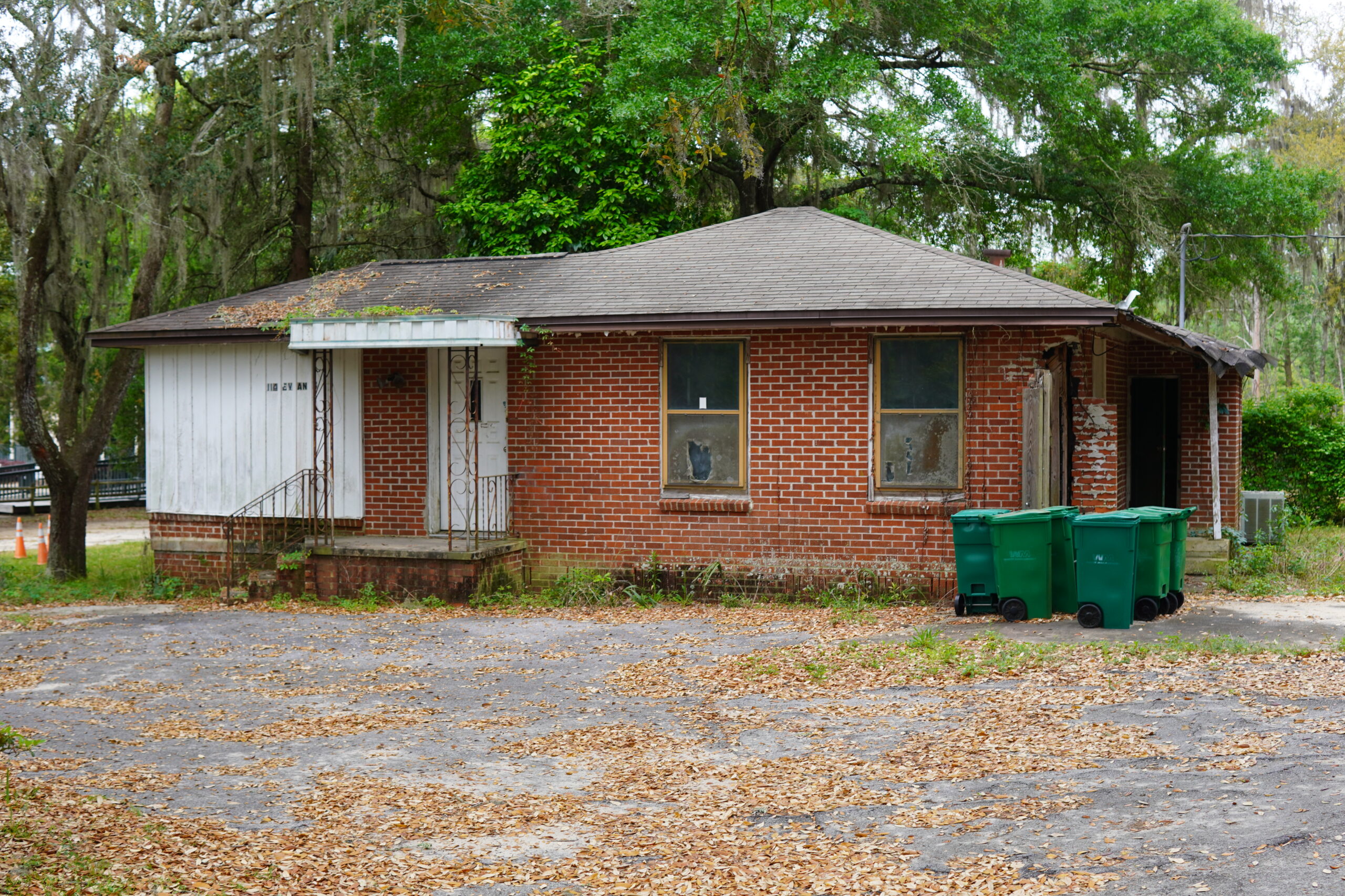 The vacant home at 114 Evans Street.